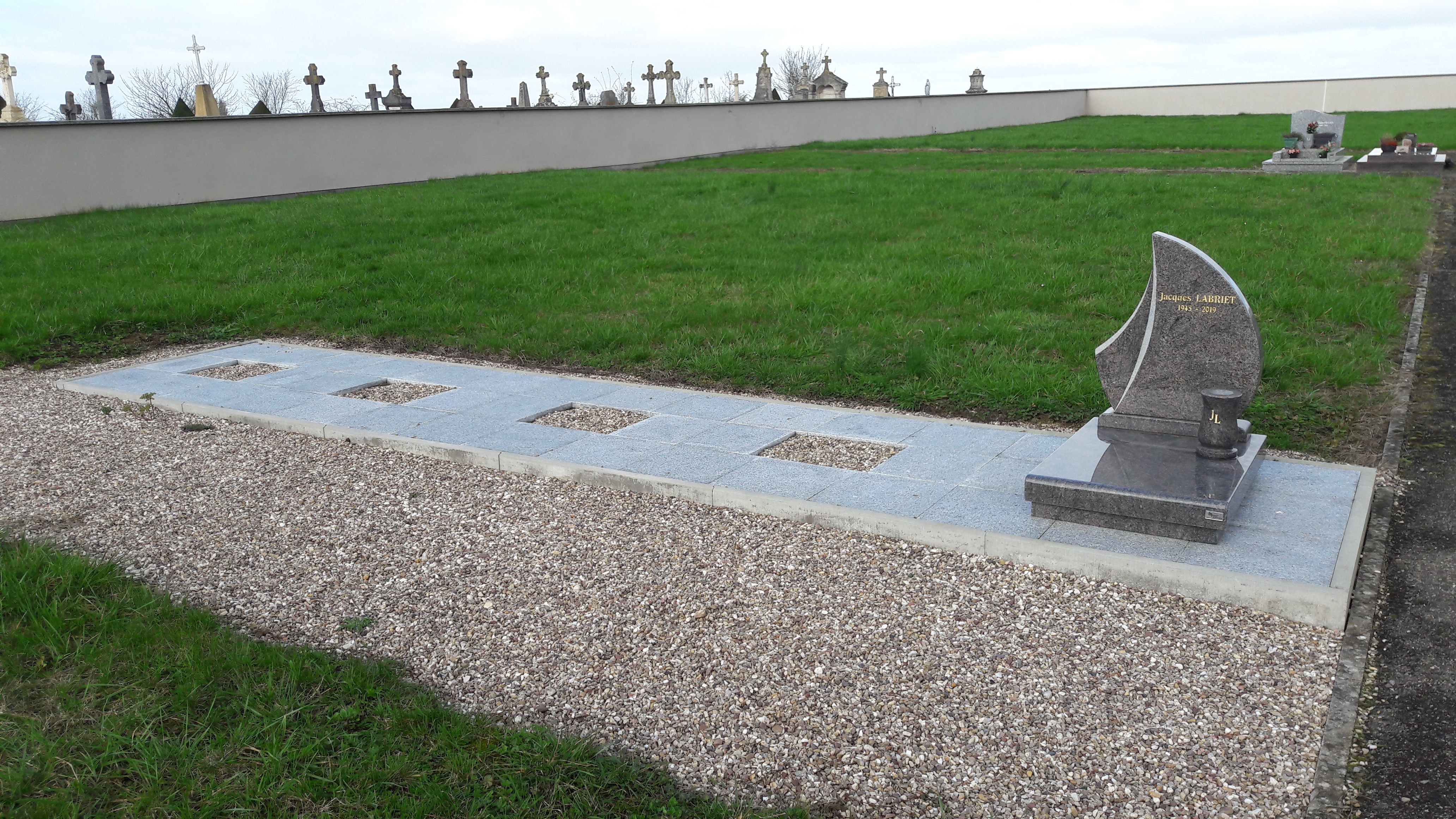 Cavurnes du cimetière de Doncourt-lès-Conflans