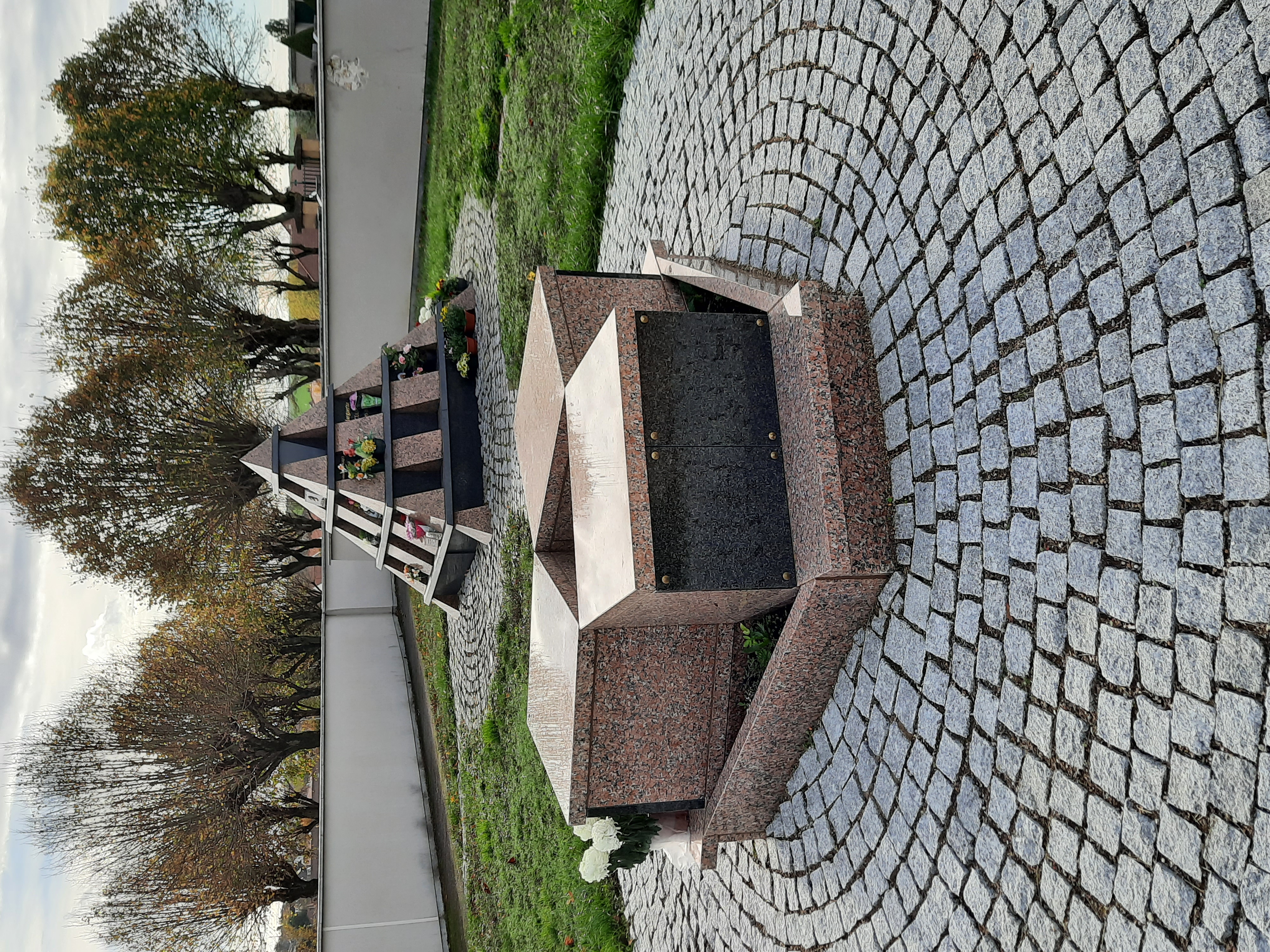 Colombarium du cimetière de Doncourt-lès-Conflans